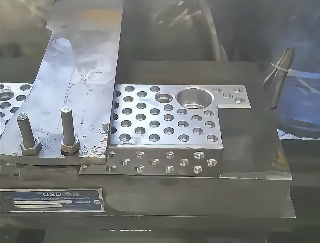 高頻淬火熱處理：模具滑塊表面強化的 “硬核技術”，壓鑄 / 沖壓模具通用，壽命提升 3 倍以上