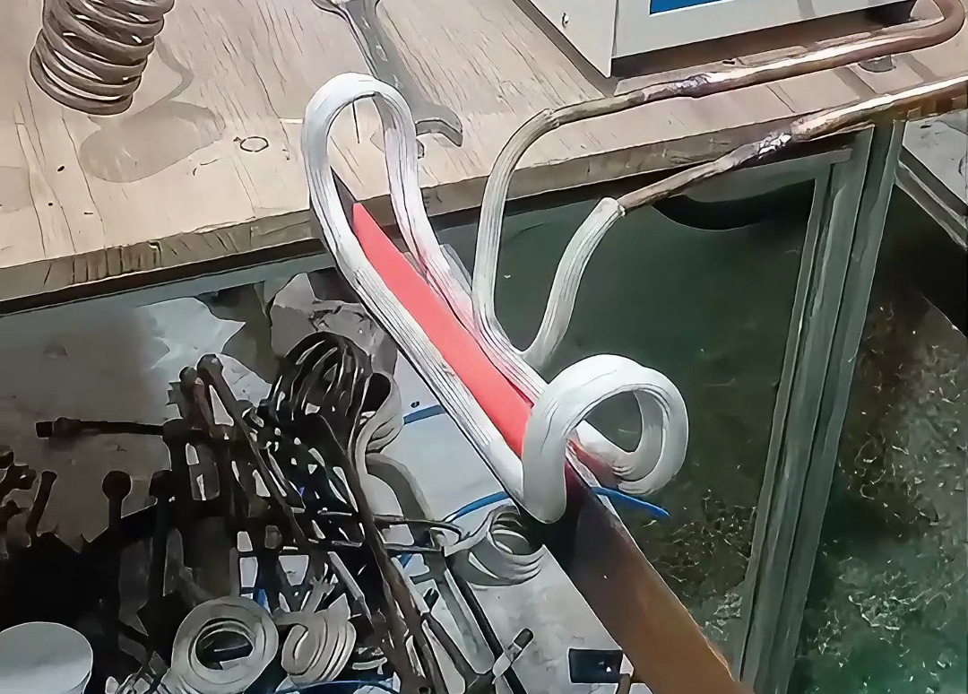 為啥高頻加熱機(jī)特適合鋼片局部退火？這幾個(gè)優(yōu)勢太適配了！