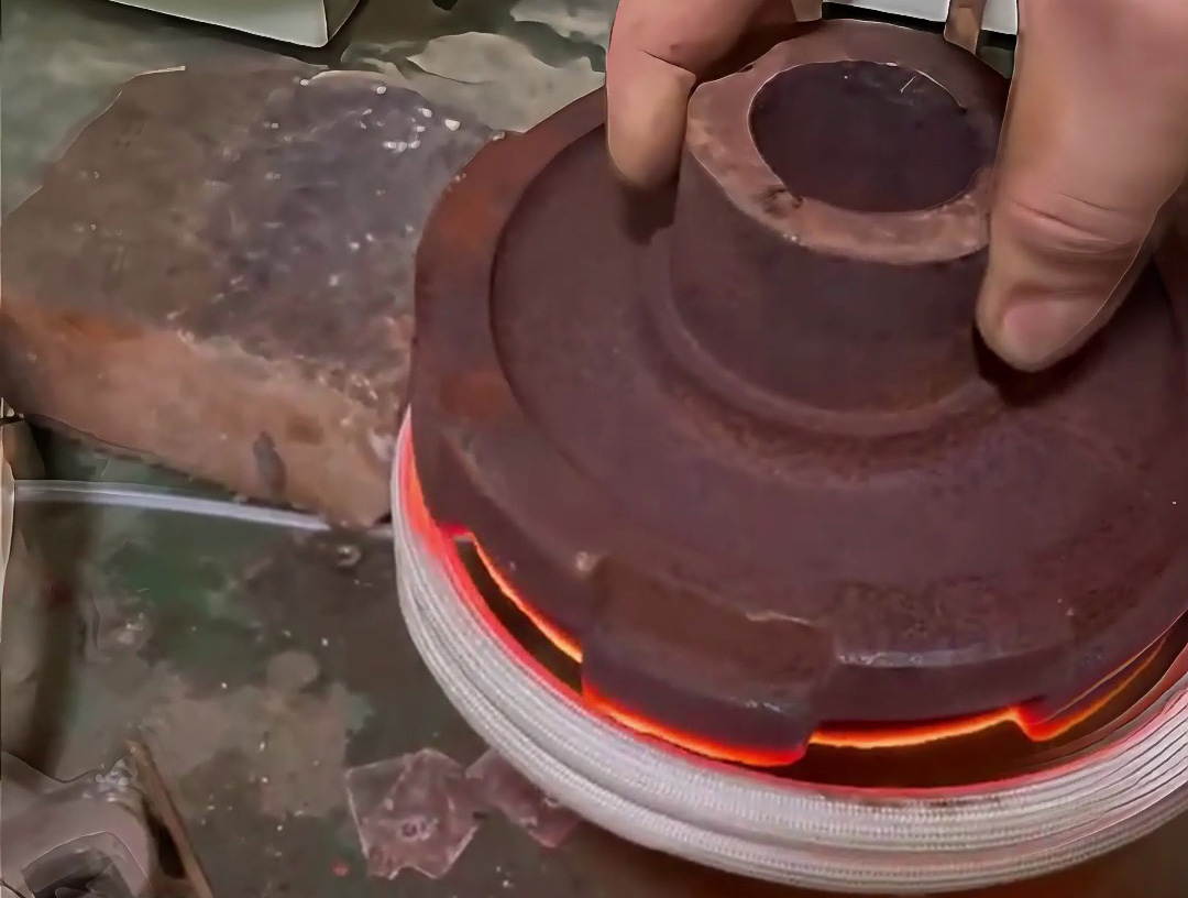 金屬零件高頻淬火大公開，手動vs自動化，哪種更適合