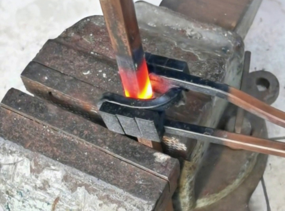 手持式高頻加熱機操作全解析!加熱、退火、折彎一鍵搞定!