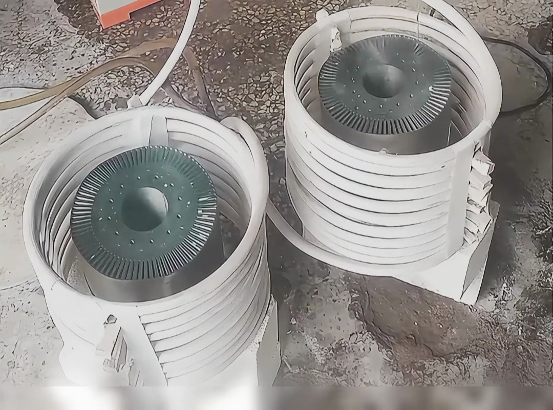 電動機轉(zhuǎn)子鐵芯加熱全過程揭秘!中高頻感應(yīng)加熱設(shè)備溫控加熱